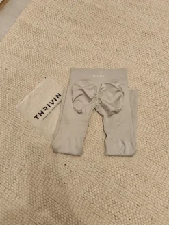 Clearance Thrivin legginsit