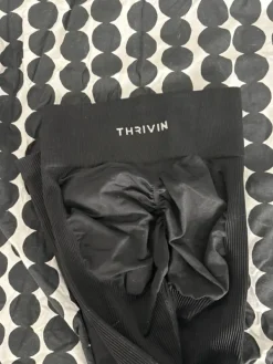 Online Thrivin trikoot