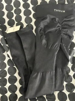 Sale Thrivin trikoot