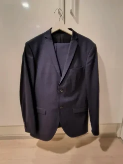 Tiger of Sweden -puku