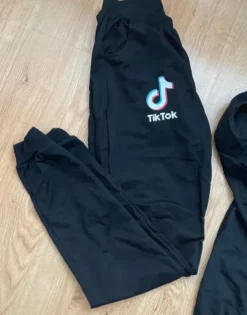 Outlet tik tok tracksuit# uusi tracksuit 170cm (miesten XS, katso mitat)