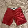 Best Tommy Hilfiger punaiset shortsit