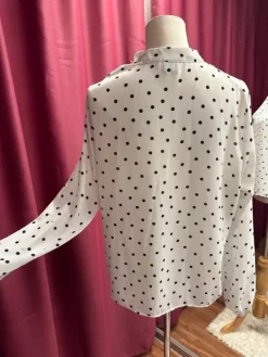 Discount Täpläpusero