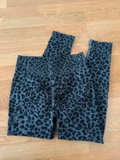 Outlet Ei tietoa Trikoot M