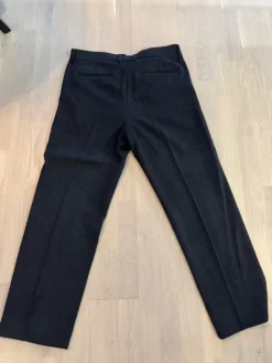 Sale H&M Tumman harmaat pukuhousut