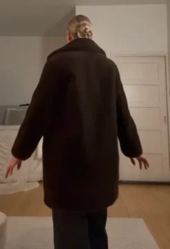 Hot Mango Tummanruskea tekoturkki