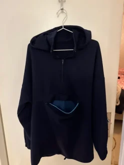 Discount Tummansininen anorakki