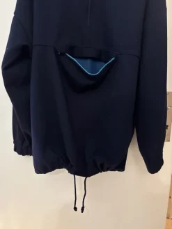 Discount Tummansininen anorakki