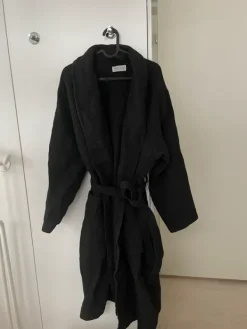 Clearance Tummansininen kylpytakki