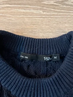 Best Lager 157 Tummansininen neule