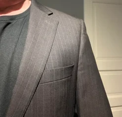 Discount Tyylikäs Hugo Bossin puku