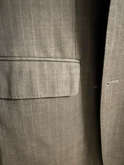 Discount Tyylikäs Hugo Bossin puku