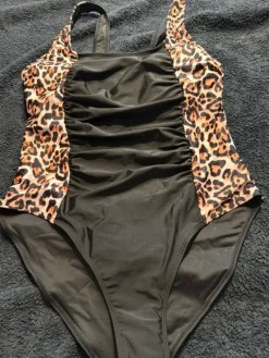 Discount Uimapuku , uusi koko xl