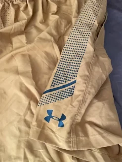 New Under Armour - urheilushortsit