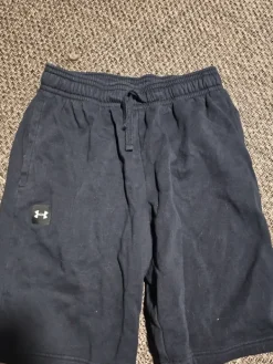 Outlet Under Armour urheilushortsit