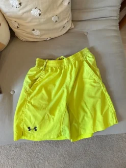 Clearance Under Armour in treenishortsit
