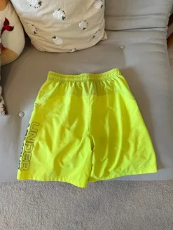 Clearance Under Armour in treenishortsit