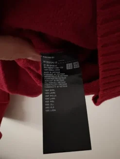 Online Uniqlo lambswool sweater