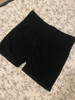 Clearance urheilu shortsit