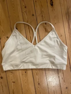 Sale Urheilurintaliivit