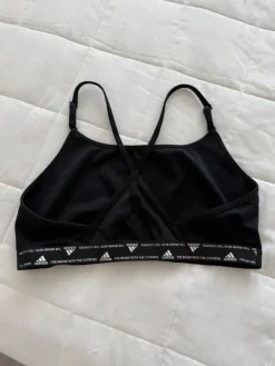 Hot adidas Urheilutoppi