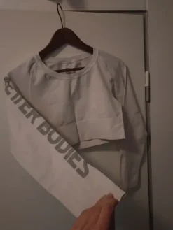 Sale Urheiluvaatteita s-m