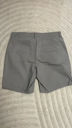 Calvin Klein Uudet shortsit, koko 33