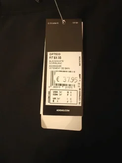 Hot adidas Uudet, käyttämättömät uimahousut