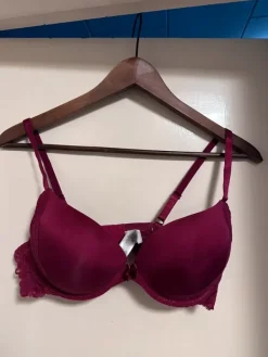 Outlet CENSORED Uudet liivit