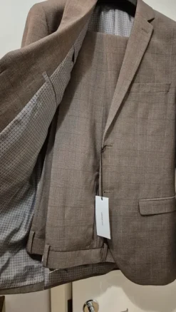 Isaac Dewhirst Uusi miesten puku