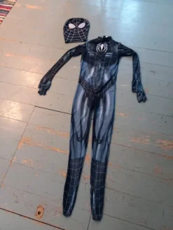 Discount Shein uusi naamiaispuku Spiderman S +maski