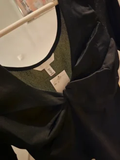 Clearance Uusi pusero