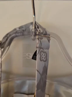 DOT Vaalea England liivi ja kravaatti (40)