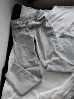 Best Never Denim Vaalean harmaat farkut