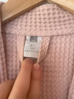 Outlet Vaaleanpunainen kypytakki