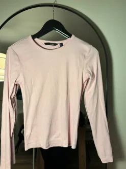 Sale Vaaleanpunainen paita