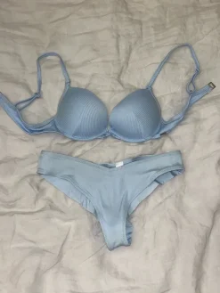 Outlet New Yorker Vaaleansiniset bikinit