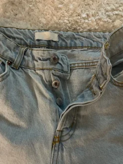 Sale H&M Vaaleansiniset boot cut farkut