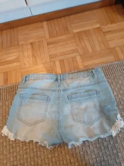 Best vaaleansiniset farkkushortsit