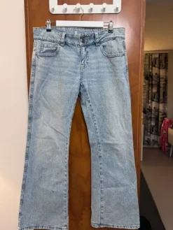 Vaaleat Gina Tricot farkut