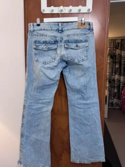 Vaaleat Gina Tricot farkut