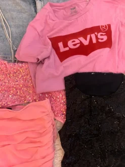 New useita vaatepaketti