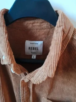 Online Vakosamettipaita