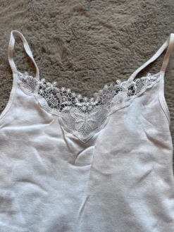 Outlet Valkoinen basic toppi S