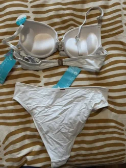 Best Valkoinen bikini setti