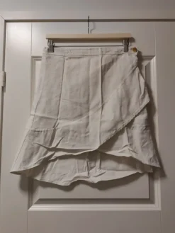 Clearance Valkoinen kietaisuhame