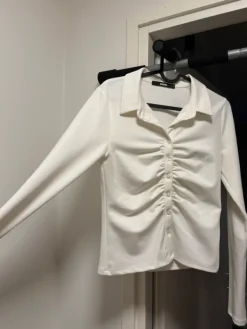 Bik Bok Valkoinen pusero