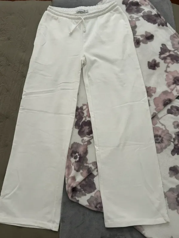 Discount valkoiset college housut