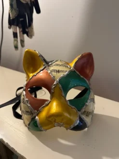 Hot Souvenir Venetian cat mask