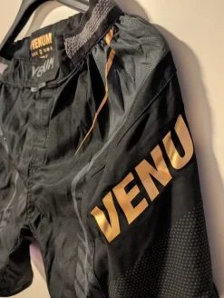 Outlet Venum shorts Mens M MMA Muay Thai Brazilian Jiujutsu
